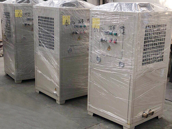 油冷機廠家安裝配管注意的細節 油冷機廠家安裝配管注意的細節